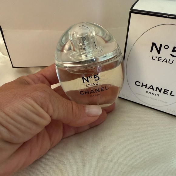 Chanel No5 L’Eau Limited Edition 1.7 EDT - Picture 6 of 10